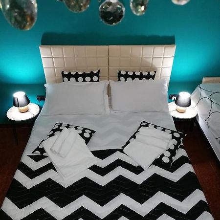 Casacasetta Suite Appartamento Indipendente 타란토 외부 사진